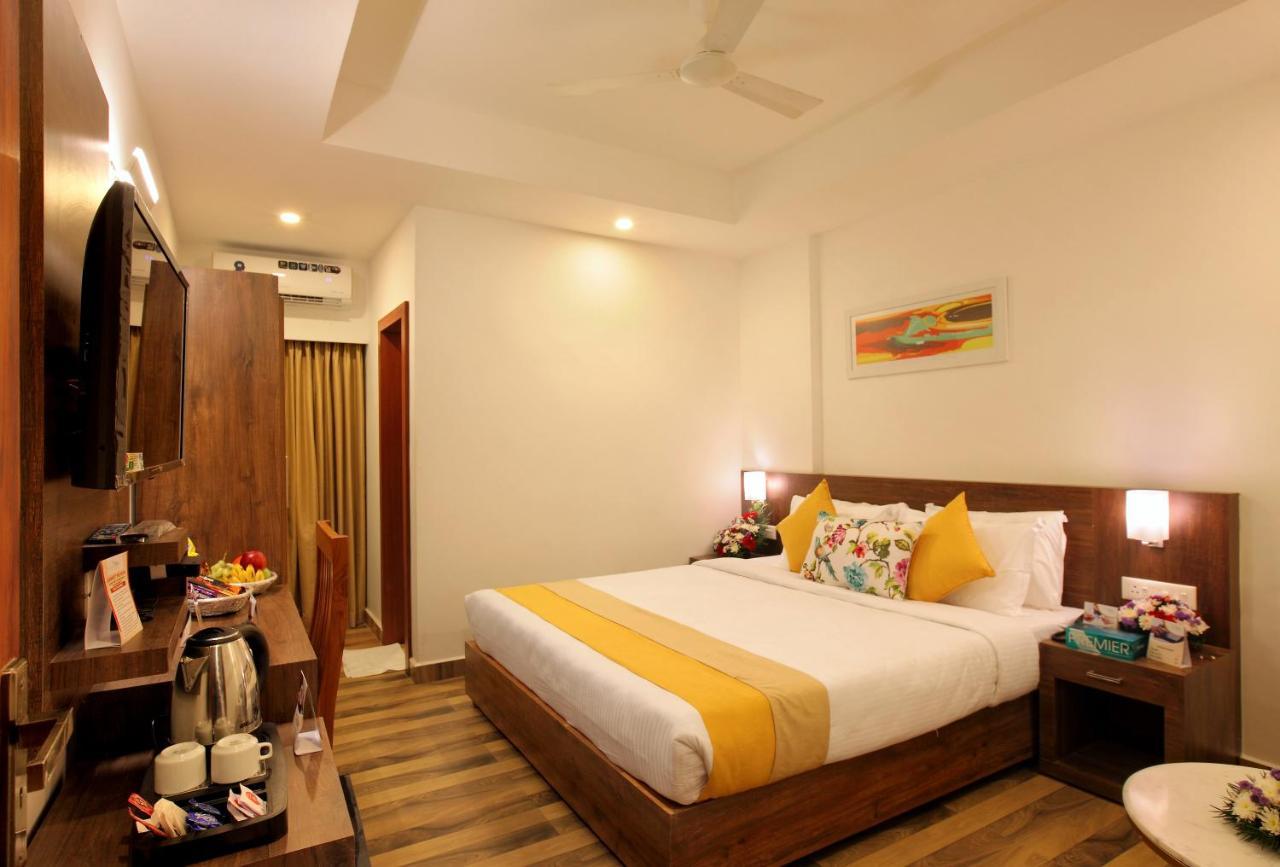 Park Residency Koothattukulam Kuttāttukulam 外观 照片