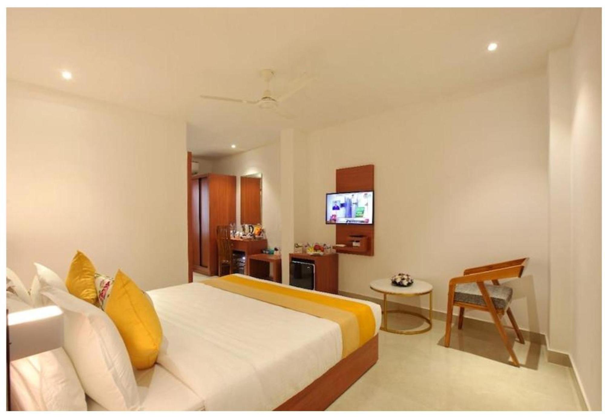 Park Residency Koothattukulam Kuttāttukulam 外观 照片